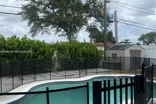 7651 NW 14th St, Pembroke Pines, FL 33024 - Photo 9