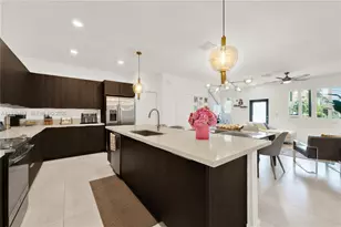 8319 NW 49th St, Doral, FL 33166 - Photo 15