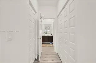 8319 NW 49th St, Doral, FL 33166 - Photo 31