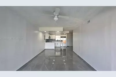 9375 Fontainebleau Blvd #L420, Miami, FL 33172 - Photo 1
