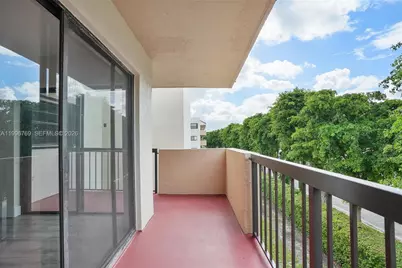 995 SW 84th Ave #309, Miami, FL 33144 - Photo 11