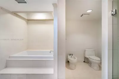 181 Crandon Blvd #104, Key Biscayne, FL 33149 - Photo 17
