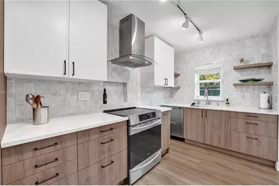 1501 NE 35th St, Oakland Park, FL 33334 - Photo 11