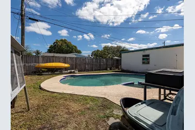 1331 N 69th Ave, Hollywood, FL 33024 - Photo 9