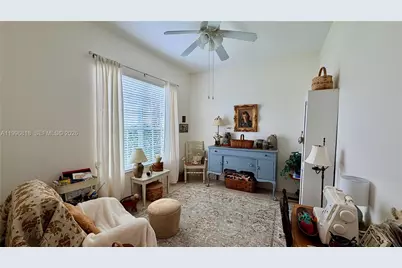 608 SW Chesapeake Ct, Port Saint Lucie, FL 34986 - Photo 3