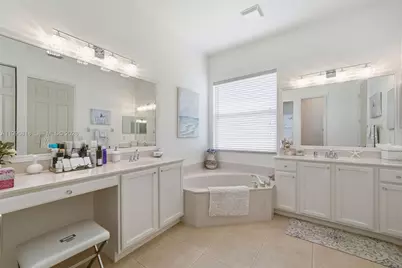 608 SW Chesapeake Ct, Port Saint Lucie, FL 34986 - Photo 17