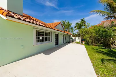 10352 NW 46th St, Doral, FL 33178 - Photo 23