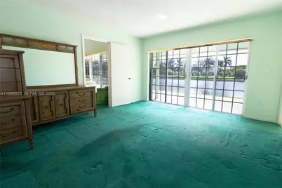 10352 NW 46th St, Doral, FL 33178 - Photo 9