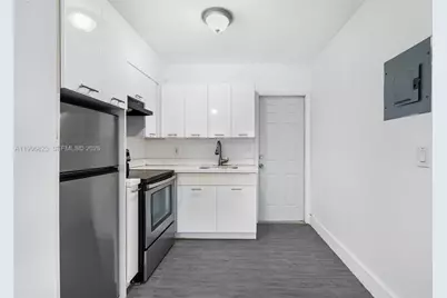 730 NE 128th St #9, North Miami, FL 33161 - Photo 3