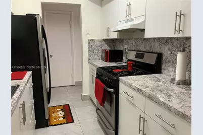 1300 W 53rd St #35, Hialeah, FL 33012 - Photo 5