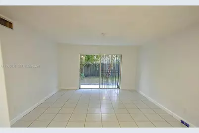 203 NE 141 #203, Miami, FL 33161 - Photo 3