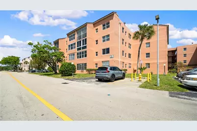 2861 Somerset Dr #301, Lauderdale Lakes, FL 33311 - Photo 1