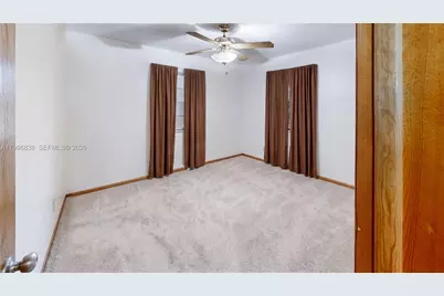 1560 NE 12th St, Homestead, FL 33033 - Photo 21