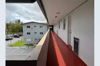 120 Royal Palm Rd #301, Hialeah Gardens, FL 33016 - Photo 27