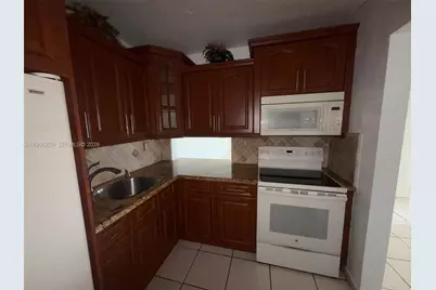 120 Royal Palm Rd #301, Hialeah Gardens, FL 33016 - Photo 7