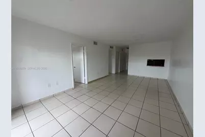 120 Royal Palm Rd #301, Hialeah Gardens, FL 33016 - Photo 5