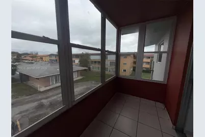 120 Royal Palm Rd #301, Hialeah Gardens, FL 33016 - Photo 23