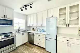 221 Meridian Ave, Miami Beach, FL 33139 - Photo 11