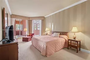 60 Edgewater Dr, Coral Gables, FL 33133 - Photo 13