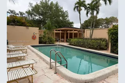 8851 N New River Canal Rd #21E, Plantation, FL 33324 - Photo 5