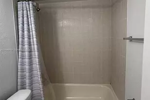 17530 NW 68th Ave, Hialeah, FL 33015 - Photo 9