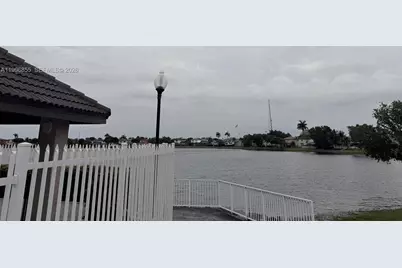 19712 NW 82nd Pl, Hialeah, FL 33015 - Photo 35