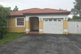 19712 NW 82nd Pl, Hialeah, FL 33015 - Photo 3