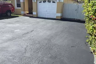 19712 NW 82nd Pl, Hialeah, FL 33015 - Photo 3