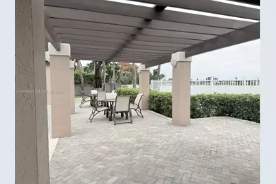 19712 NW 82nd Pl, Hialeah, FL 33015 - Photo 31