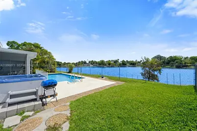 2320 NW 73rd Ave, Sunrise, FL 33313 - Photo 21