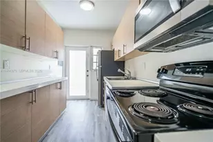 1007 Bay Dr, Miami Beach, FL 33141 - Photo 9
