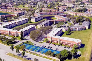 9041 Sunrise Lakes Blvd, Sunrise, FL 33322 - Photo 11