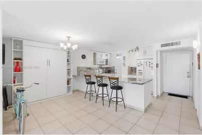 6450 Collins Ave #204, Miami Beach, FL 33141 - Photo 7