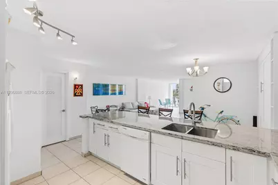 6450 Collins Ave #204, Miami Beach, FL 33141 - Photo 13