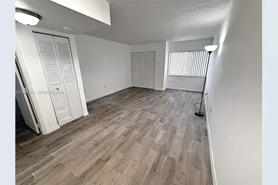 711 N Pine Island Rd #211, Plantation, FL 33324 - Photo 9