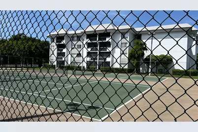 711 N Pine Island Rd #211, Plantation, FL 33324 - Photo 15