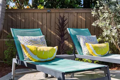 201 NE 16th Ct, Fort Lauderdale, FL 33305 - Photo 43