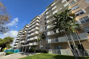 1455 N Treasure Dr, North Bay Village, FL 33141 - Photo 1