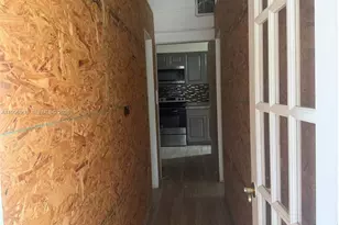 634 SW 10th Ave, Miami, FL 33130 - Photo 3