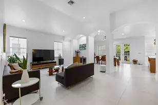 3870 E Hibiscus St, Weston, FL 33332 - Photo 11