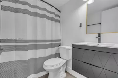 6448 Windmill Gate Rd, Miami Lakes, FL 33014 - Photo 19