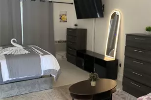 7904 West Dr, North Bay Village, FL 33141 - Photo 7