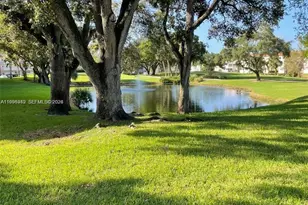 8940 S Hollybrook Blvd, Pembroke Pines, FL 33025 - Photo 5
