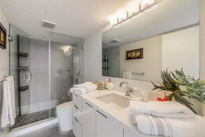 10275 Collins Ave #722, Bal Harbour, FL 33154 - Photo 9