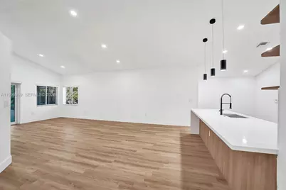 10153 NW 3rd Ct, Plantation, FL 33324 - Photo 13