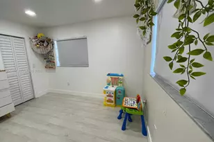 325 NW 19th Ln, Miami, FL 33136 - Photo 21