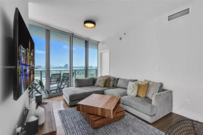 888 Biscayne Boulevard #812, Miami, FL 33132 - Photo 1