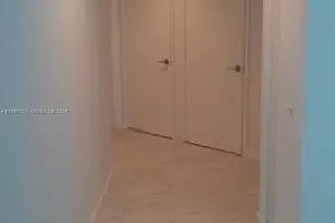 55 SE 6th St, Miami, FL 33131 - Photo 17