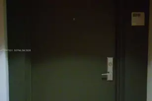 55 SE 6th St, Miami, FL 33131 - Photo 3