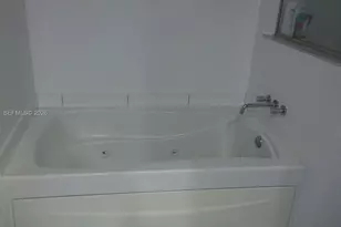 55 SE 6th St, Miami, FL 33131 - Photo 11